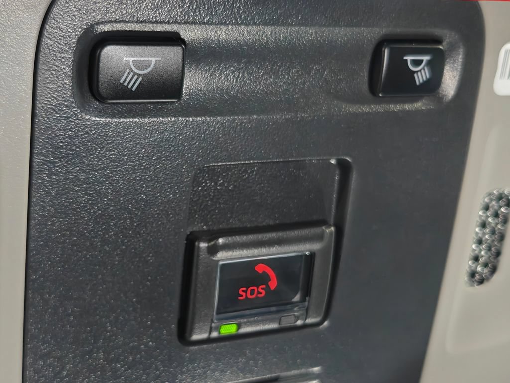 Used 2021 Toyota Camry SE FWD image 9