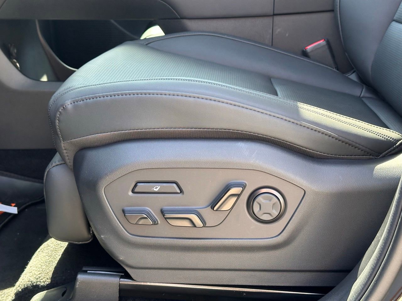 Used 2026 Hyundai Santa Fe Calligraphy image 30