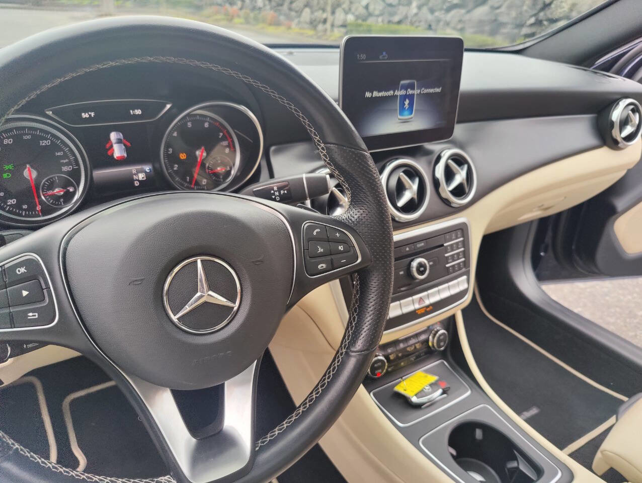 Used 2019 Mercedes-Benz GLA 250 4MATIC w/ Premium Package image 12