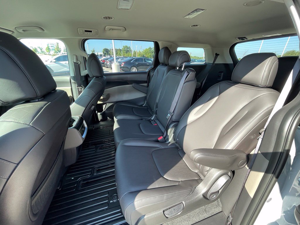 New 2027 Kia Carnival FWD image 26