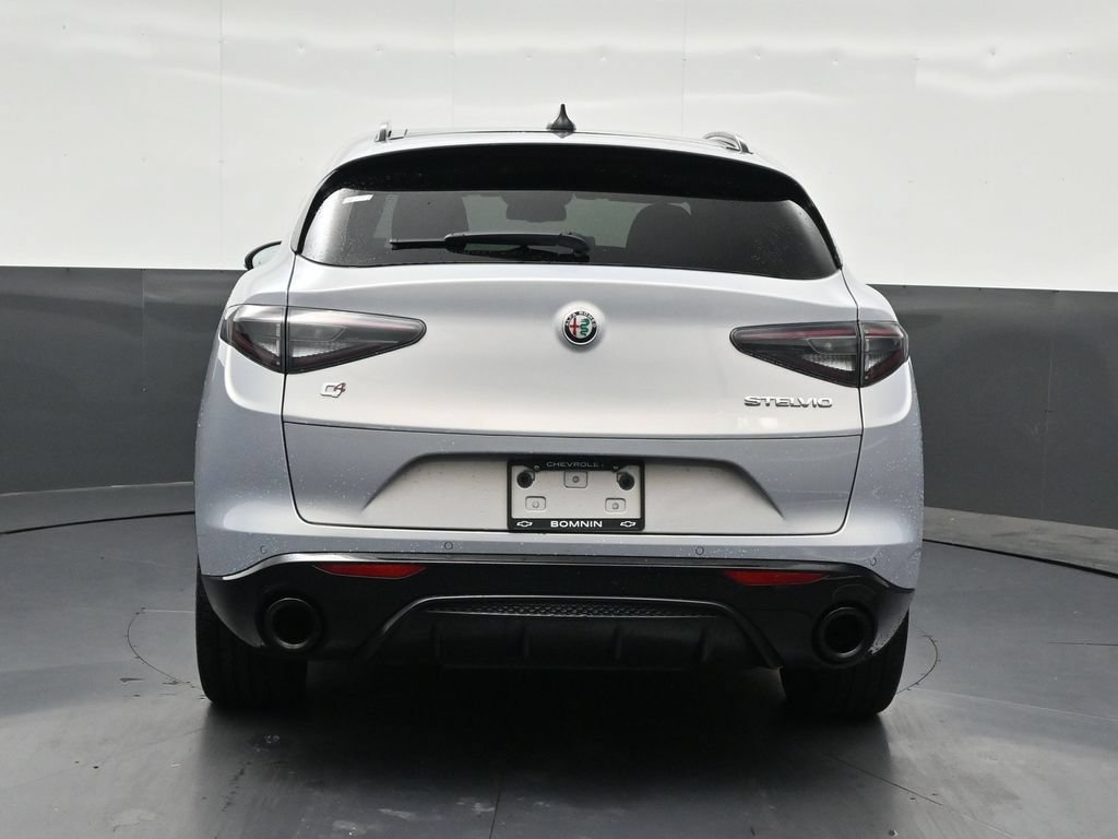Used 2025 Alfa Romeo Stelvio Sprint w/ Veloce Package AWD/4WD image 4