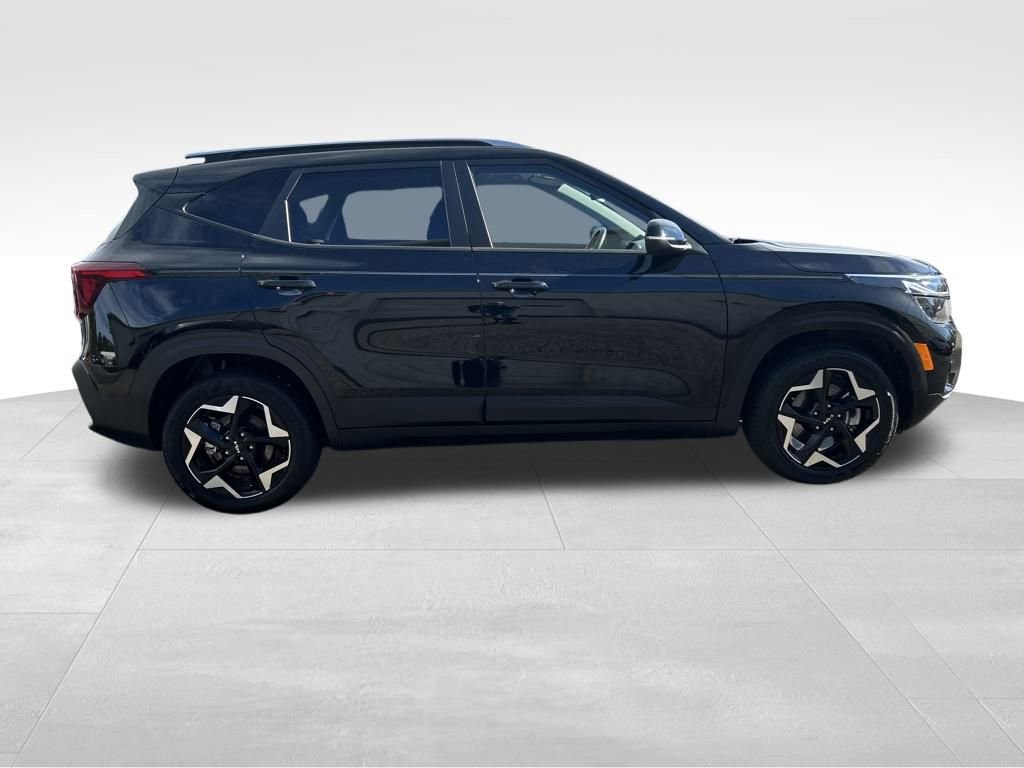 Certified 2025 Kia Seltos S image 10