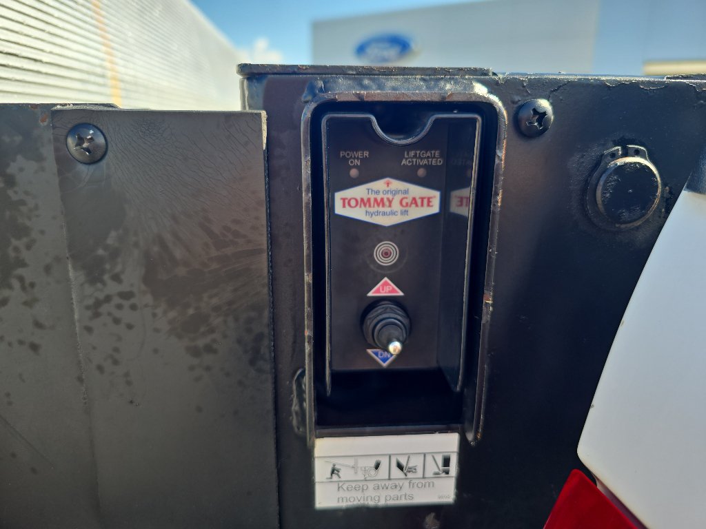 Used 2014 Ford F250 XL w/ Power Equipment Group AWD/4WD image 12
