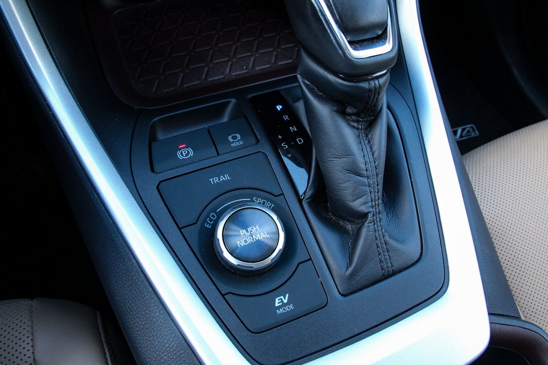 Used 2024 Toyota RAV4 Limited image 26