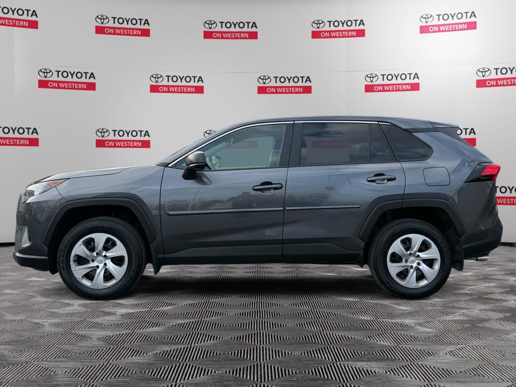 Used 2022 Toyota RAV4 LE image 6