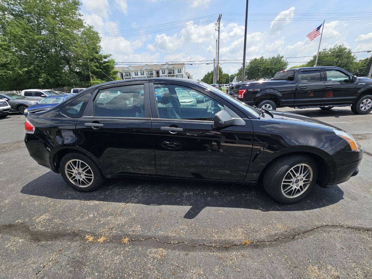 Used 2011 Ford Focus SE w/ 201A Rapid Spec Order Code FWD image 4