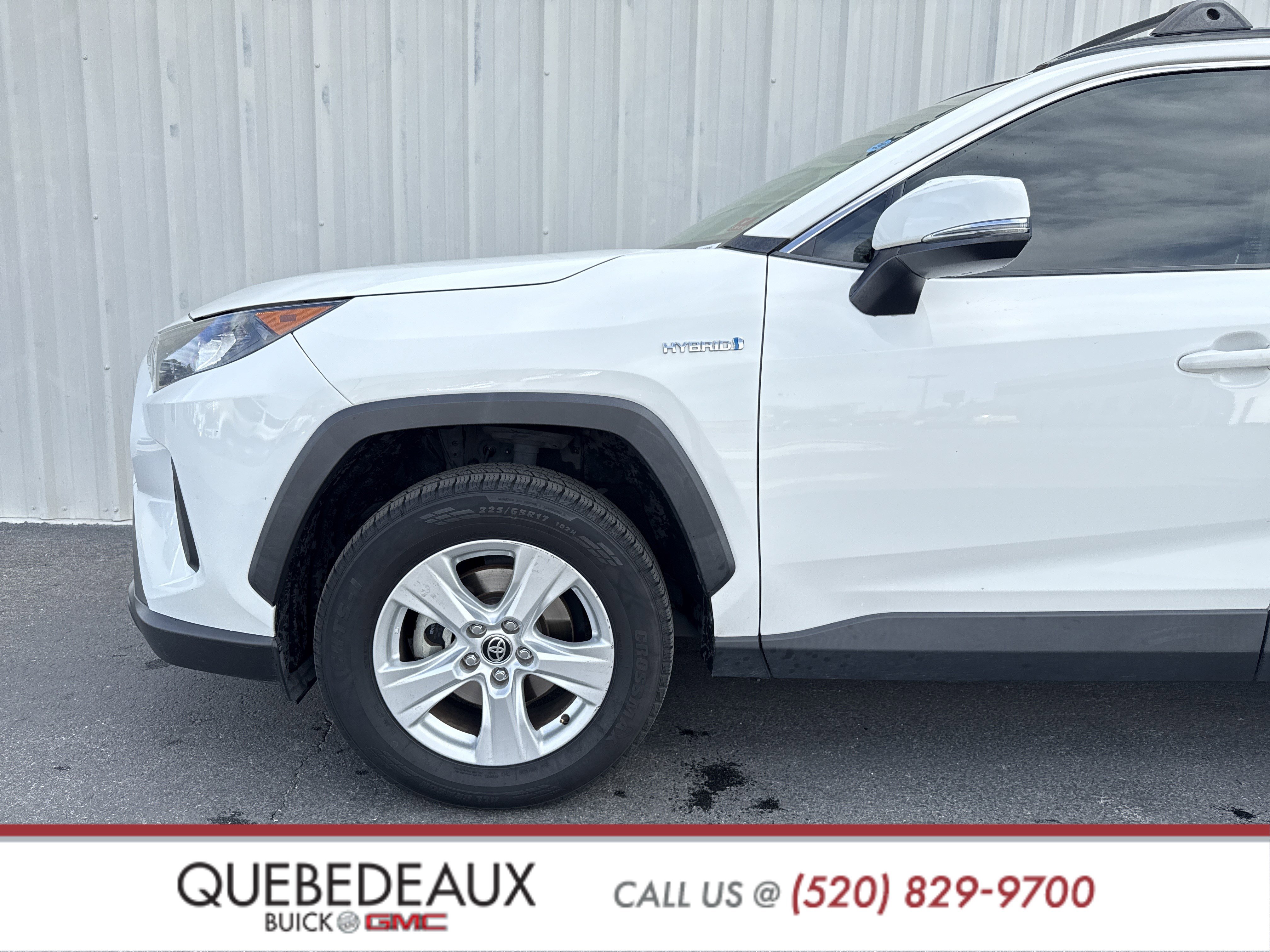 Used 2020 Toyota RAV4 LE image 3