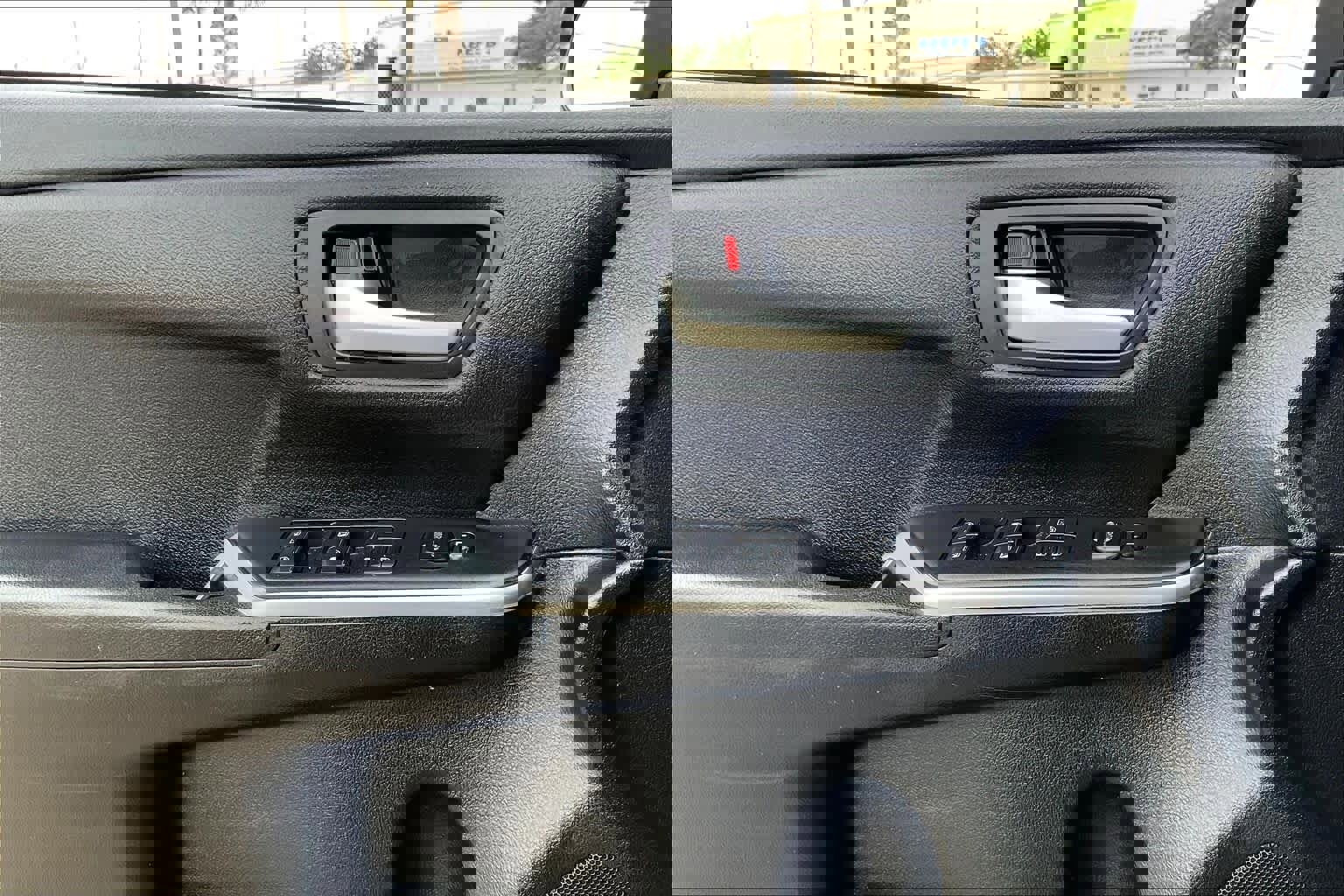 Used 2017 Toyota Camry LE image 29