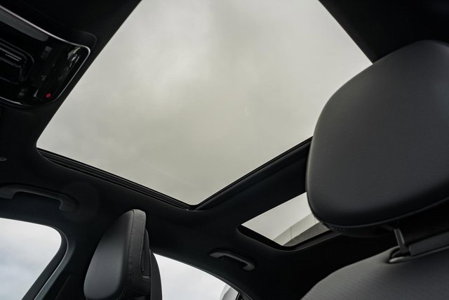 New 2025 Mercedes-Benz C 300 4MATIC Sedan image 29