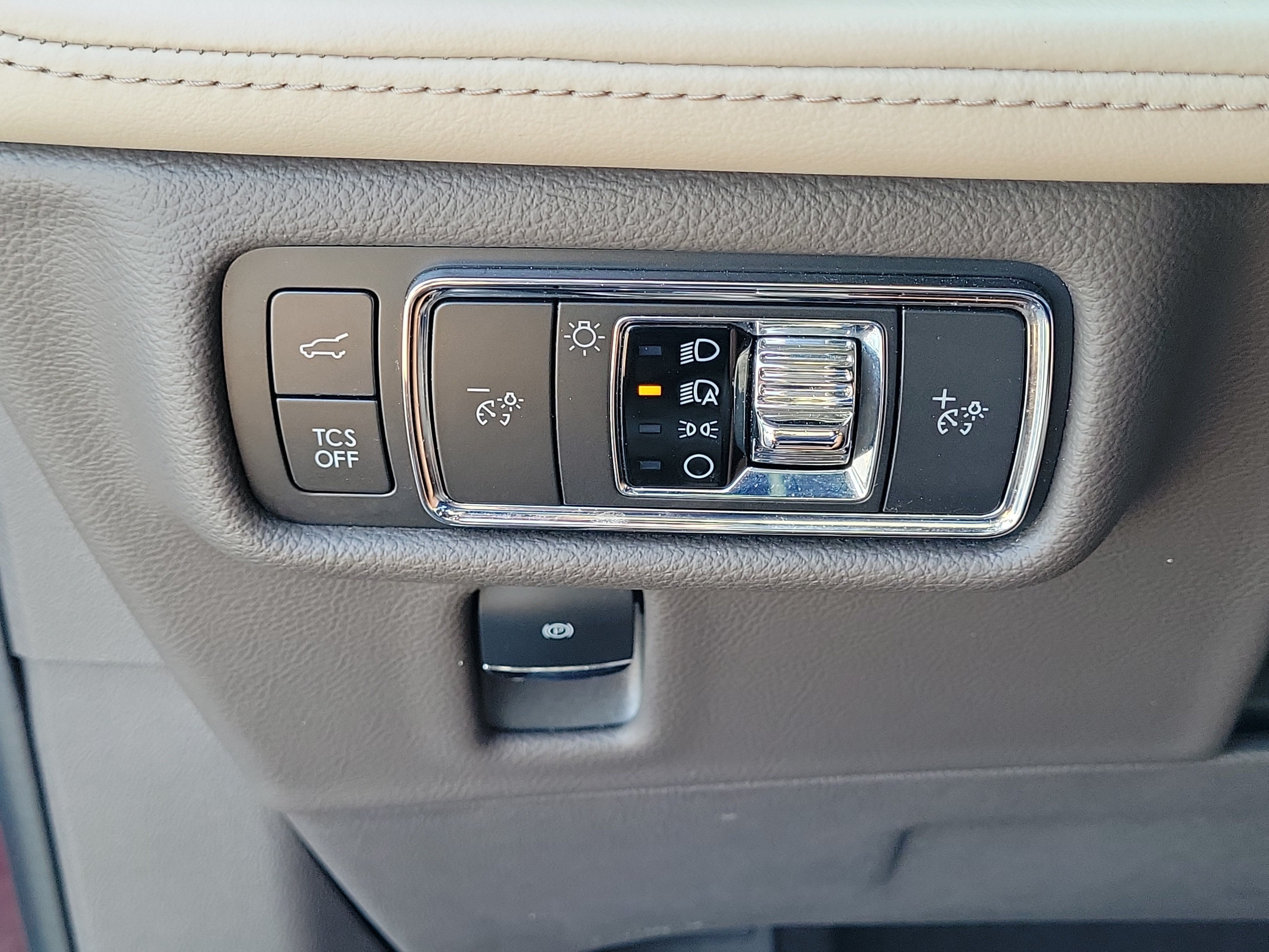 Used 2021 Lincoln Nautilus AWD w/ Equipment Group 101A image 24