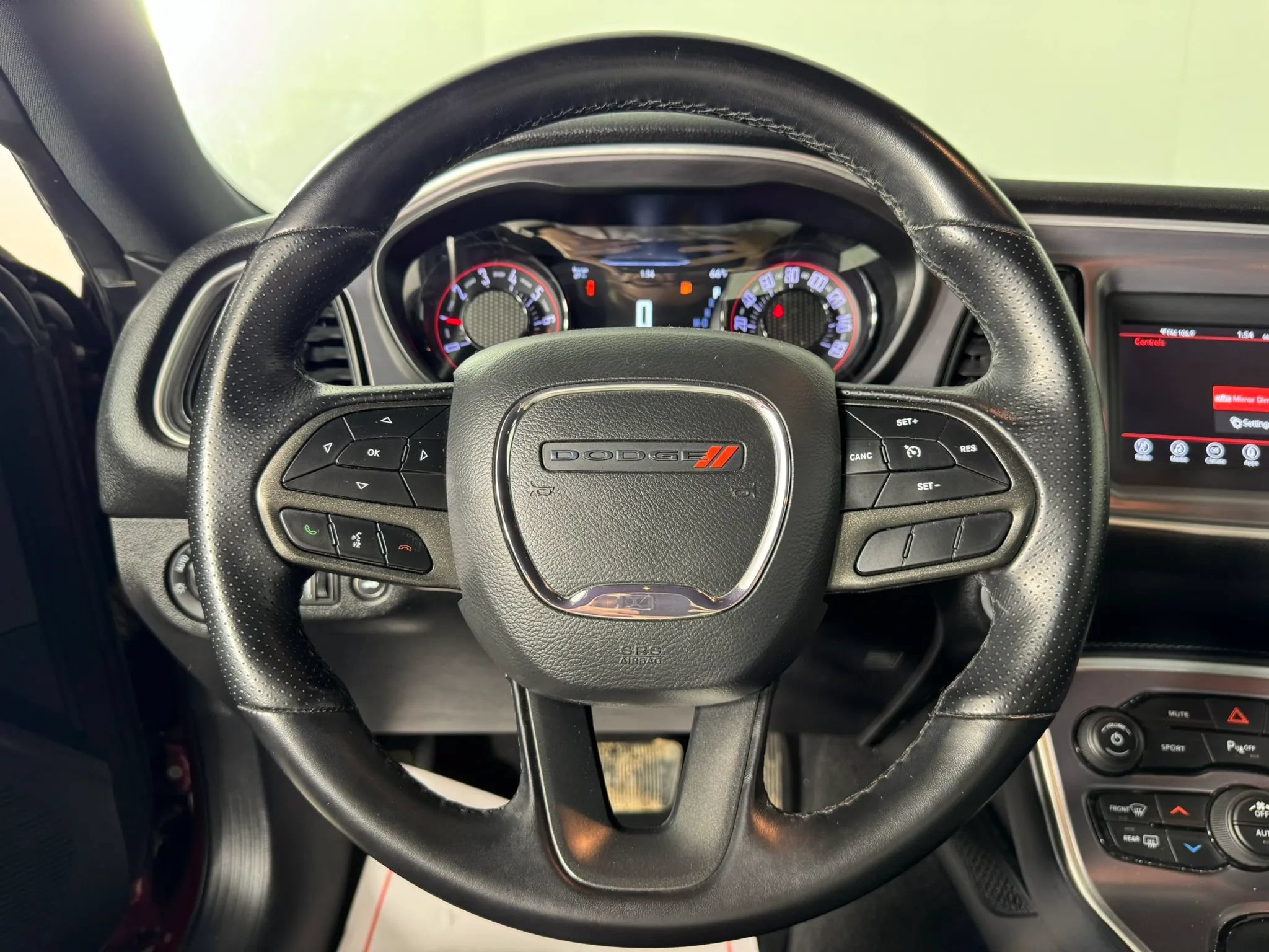 Used 2021 Dodge Challenger SXT w/ Driver Convenience Group RWD image 12