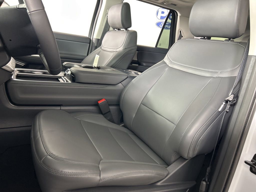 New 2026 Ford Expedition Active image 22