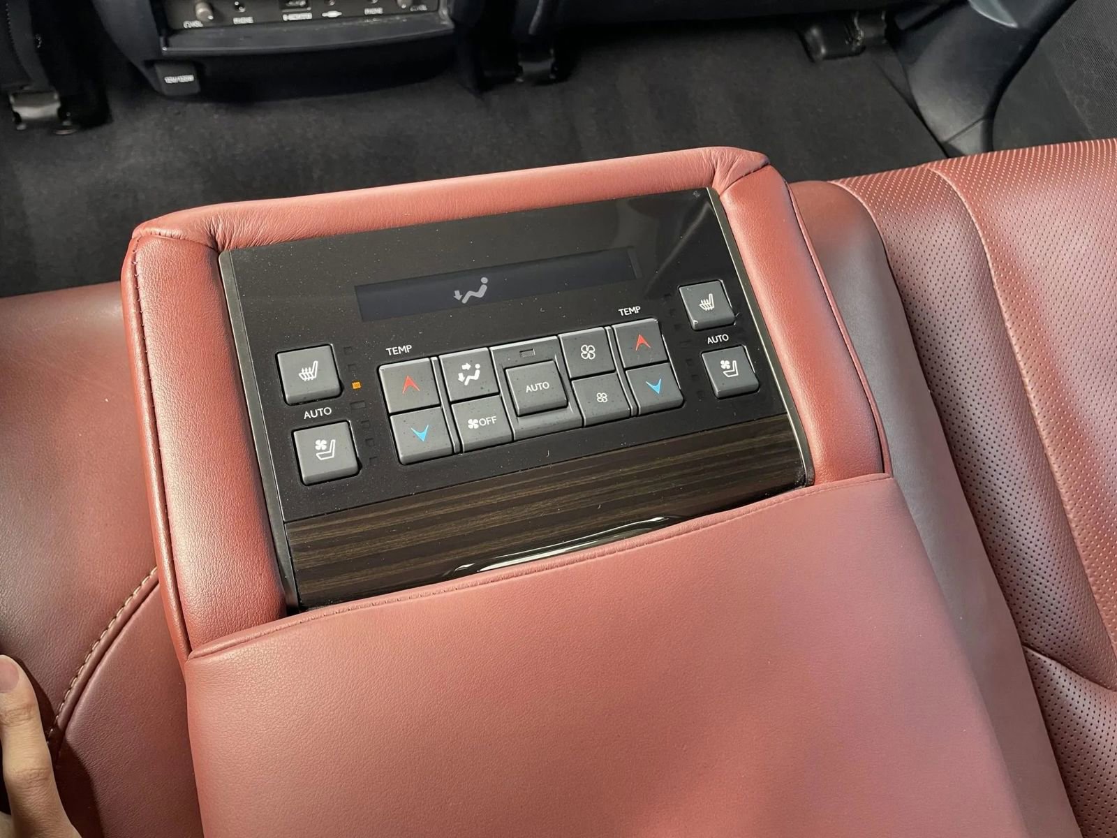 Used 2021 Lexus LX 570 4WD w/ Luxury Package image 44