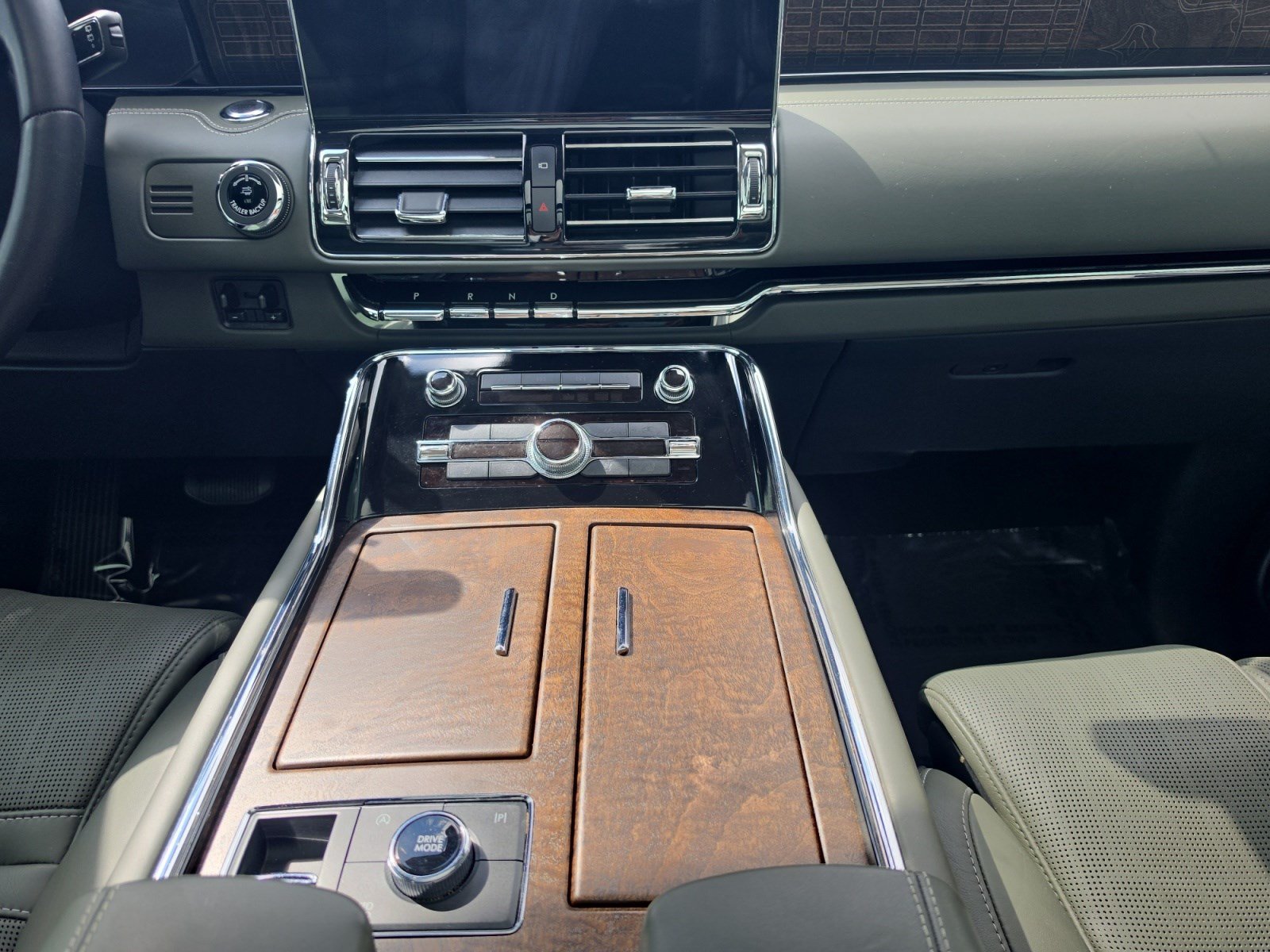 Certified 2022 Lincoln Navigator Black Label AWD/4WD image 11
