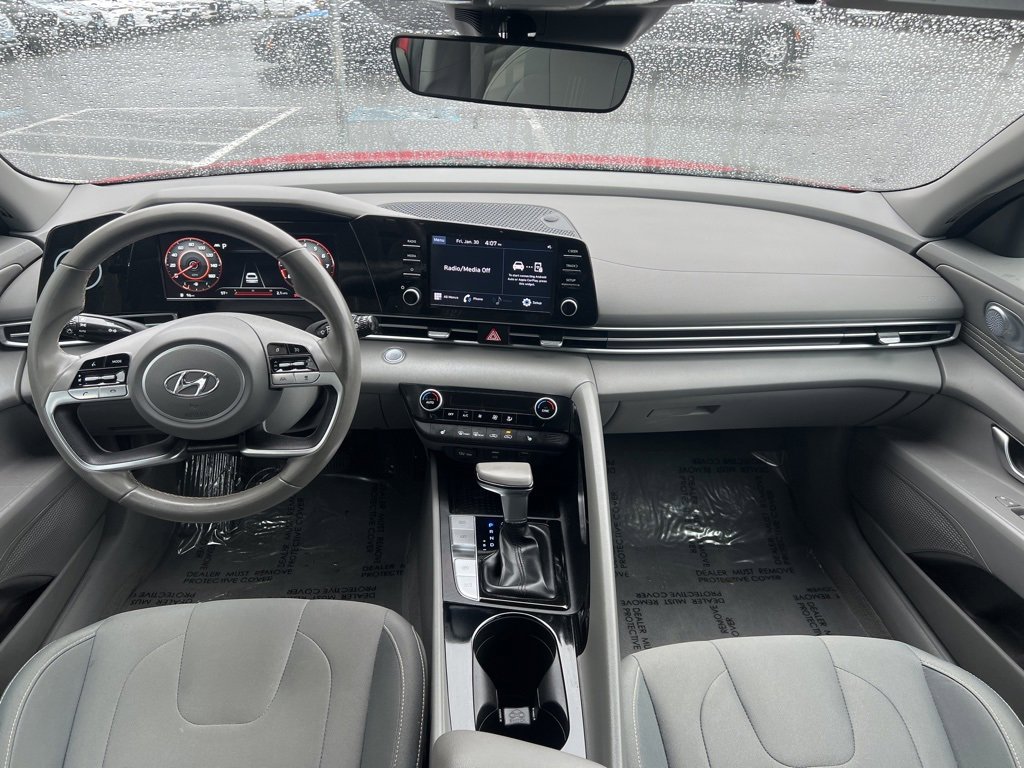 Used 2022 Hyundai Elantra SEL w/ Convenience Package image 18