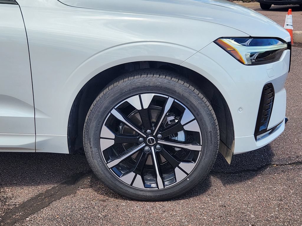 New 2026 Volvo XC60 B5 Plus w/ Protection Package Premier AWD/4WD image 29