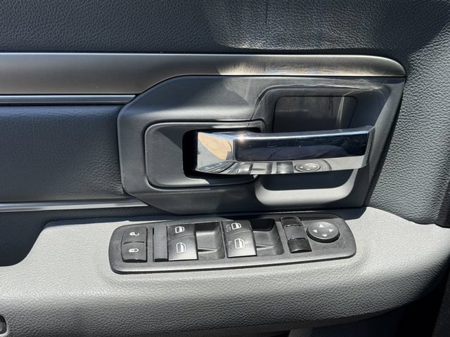 Used 2014 RAM 1500 Classic SLT RWD image 22