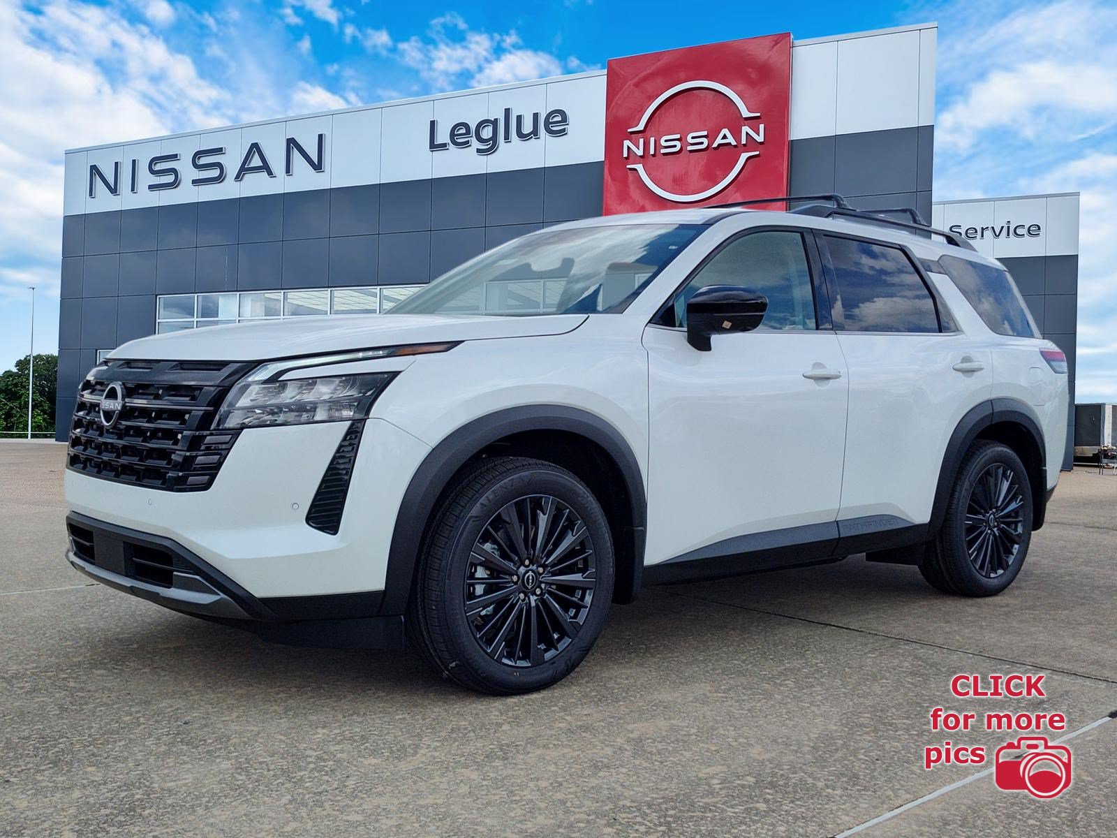 New 2026 Nissan Pathfinder SL w/ SL Premium Package