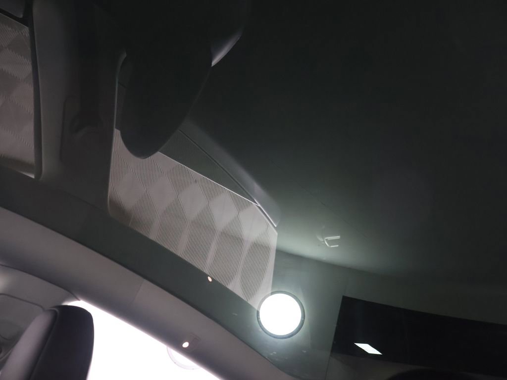 Used 2024 Tesla Model Y Performance image 21