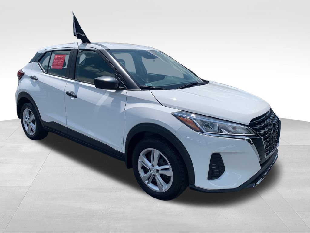 Used 2025 Nissan Kicks Play S FWD image 8