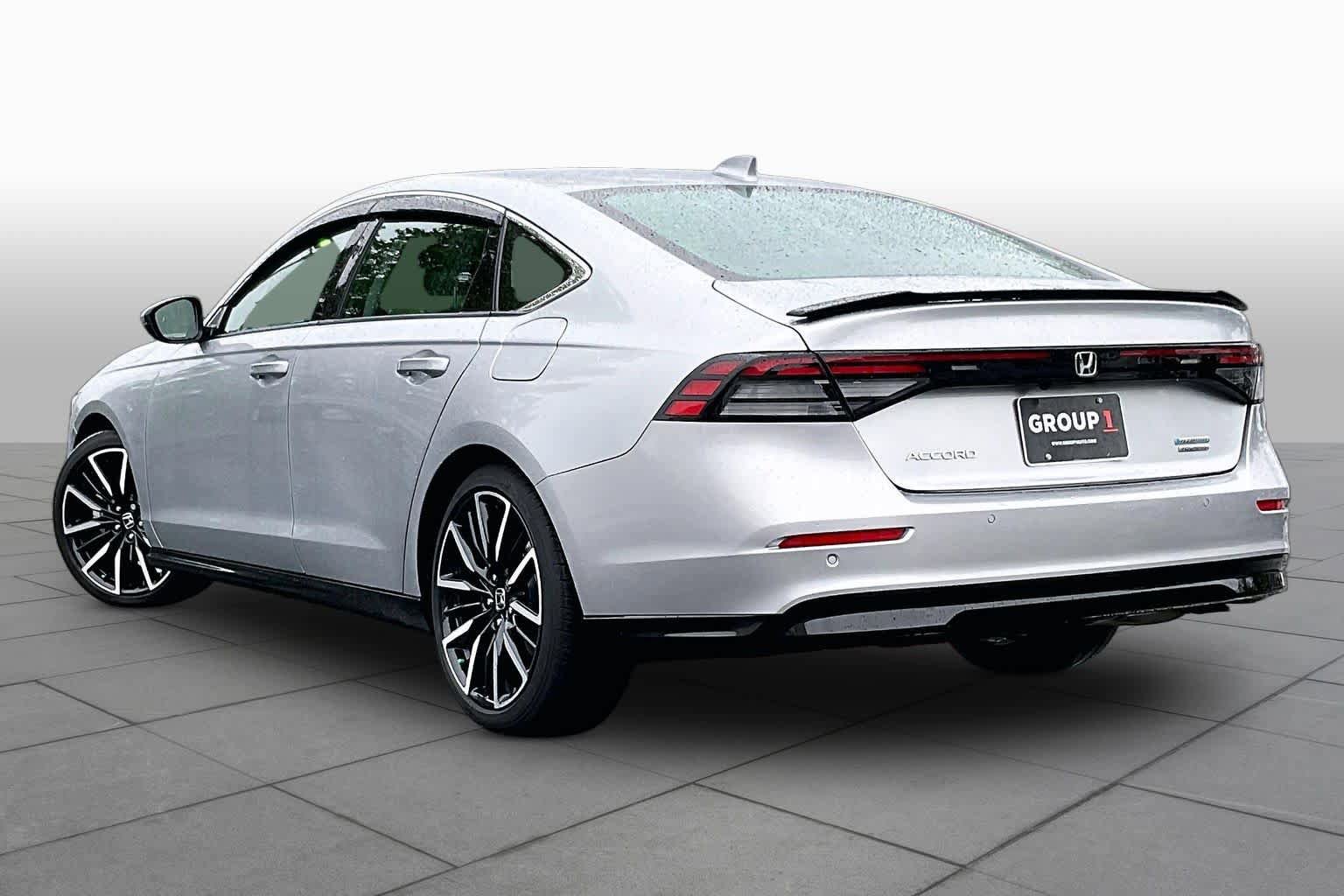 Used 2025 Honda Accord Touring image 11