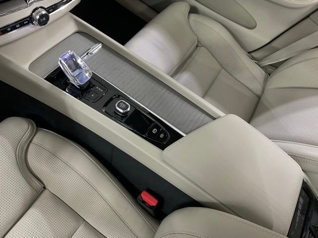 Used 2025 Volvo XC60 B5 Ultra w/ Protection Package Premier image 22