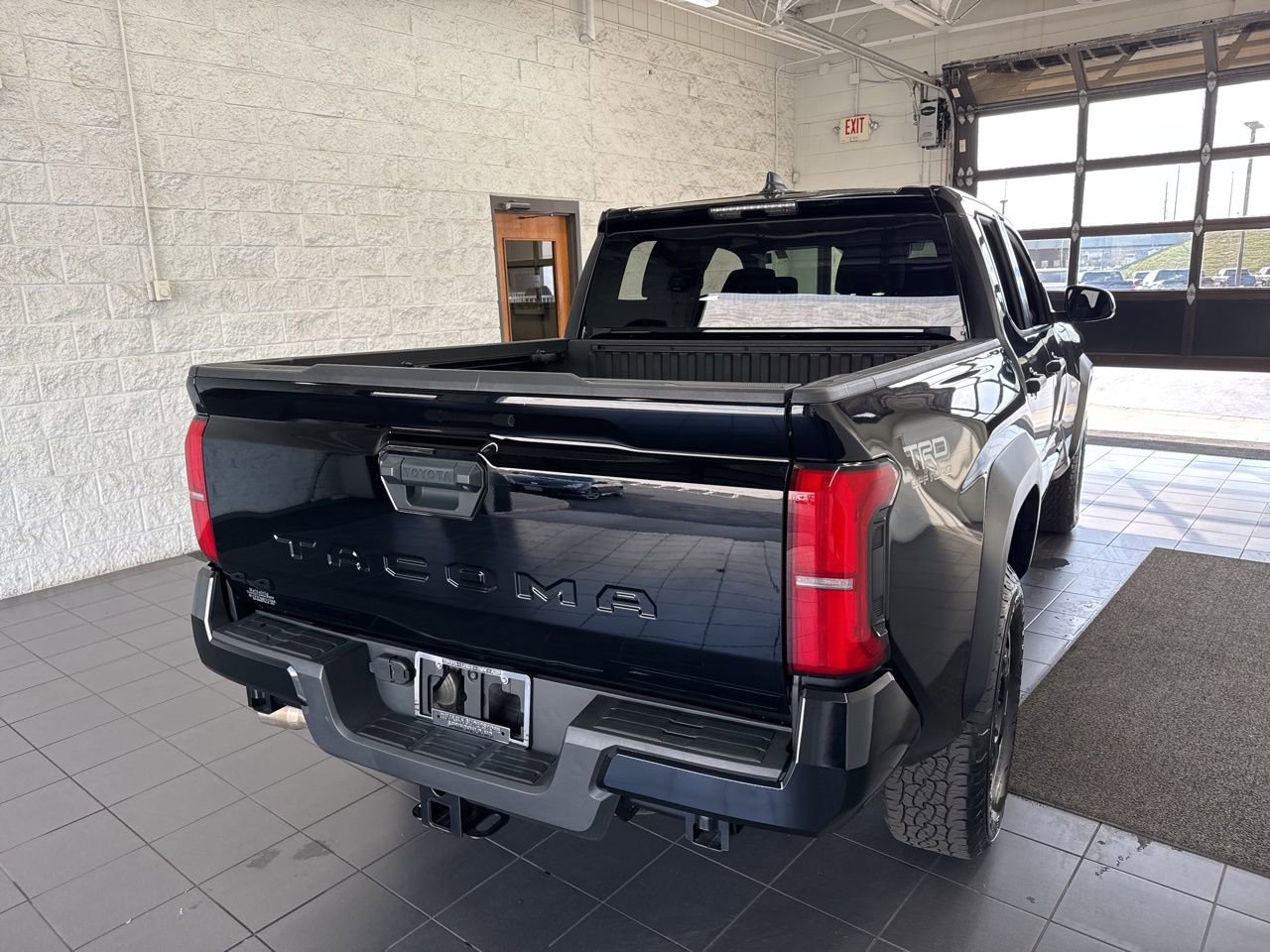 Certified 2024 Toyota Tacoma TRD Off-Road image 7