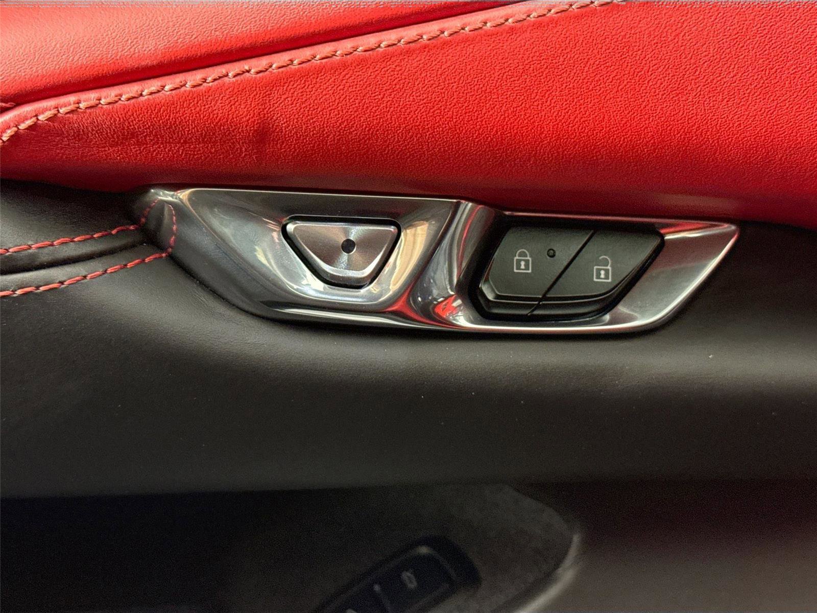 Used 2020 Chevrolet Corvette Stingray Premium Cpe w/ 3LT Preferred Equipment Group image 29