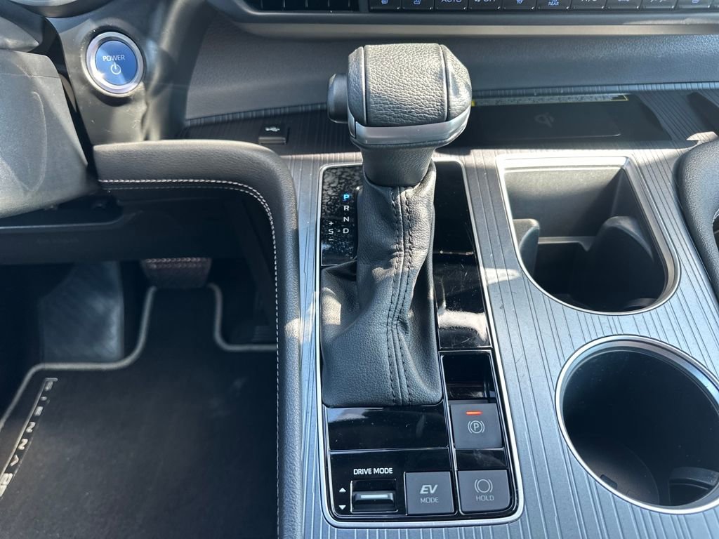 Used 2023 Toyota Sienna XSE image 16