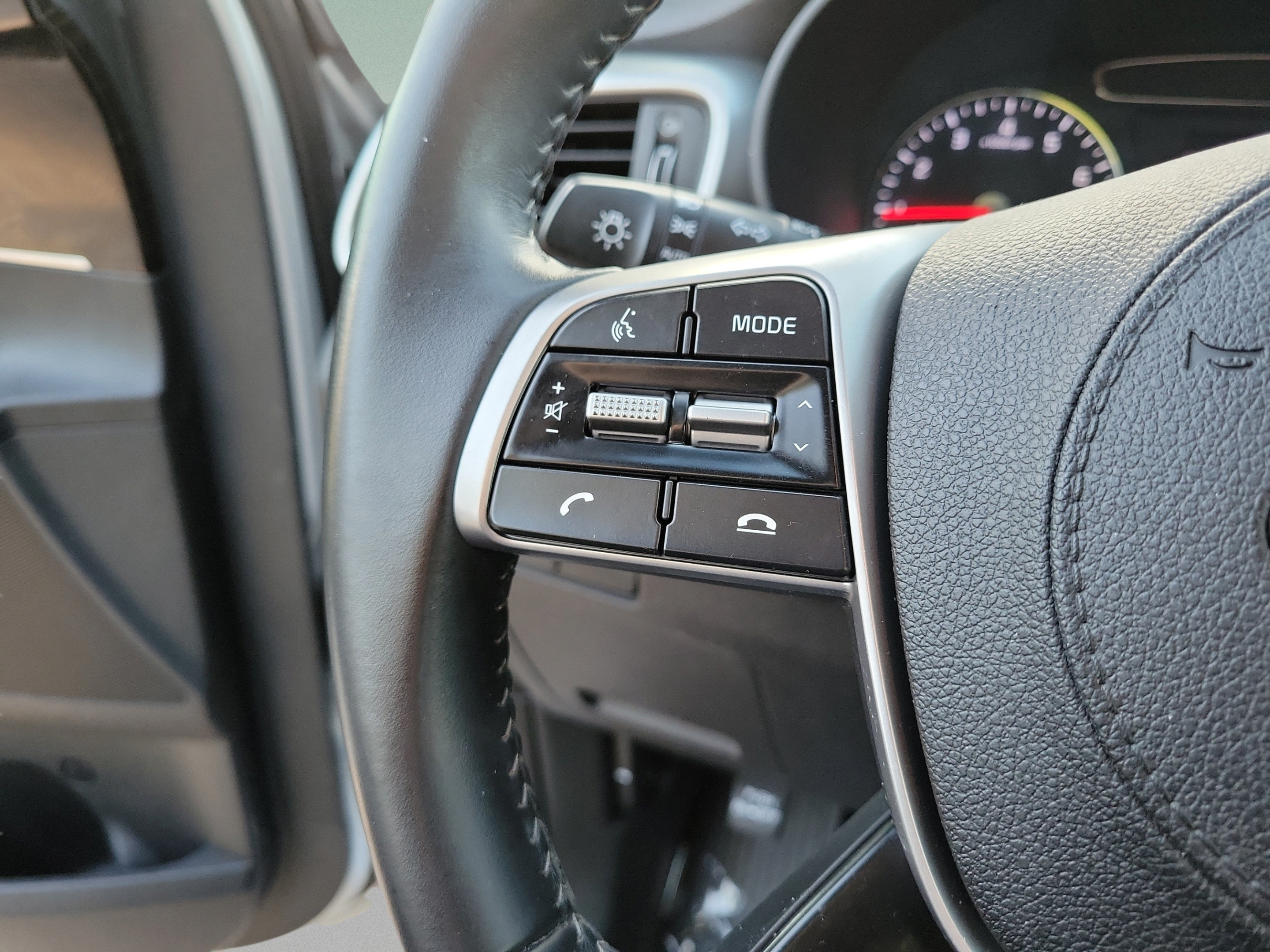Used 2019 Kia Sorento FWD w/ LX Convenience Package image 26