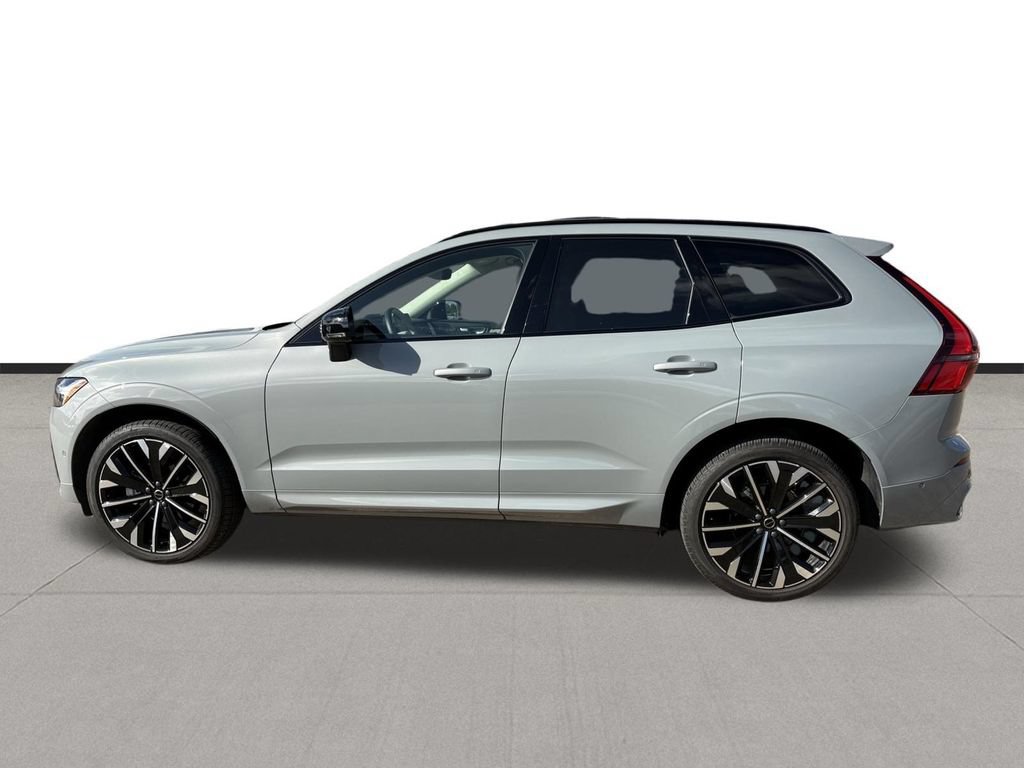 Used 2026 Volvo XC60 B5 Ultra AWD/4WD image 2