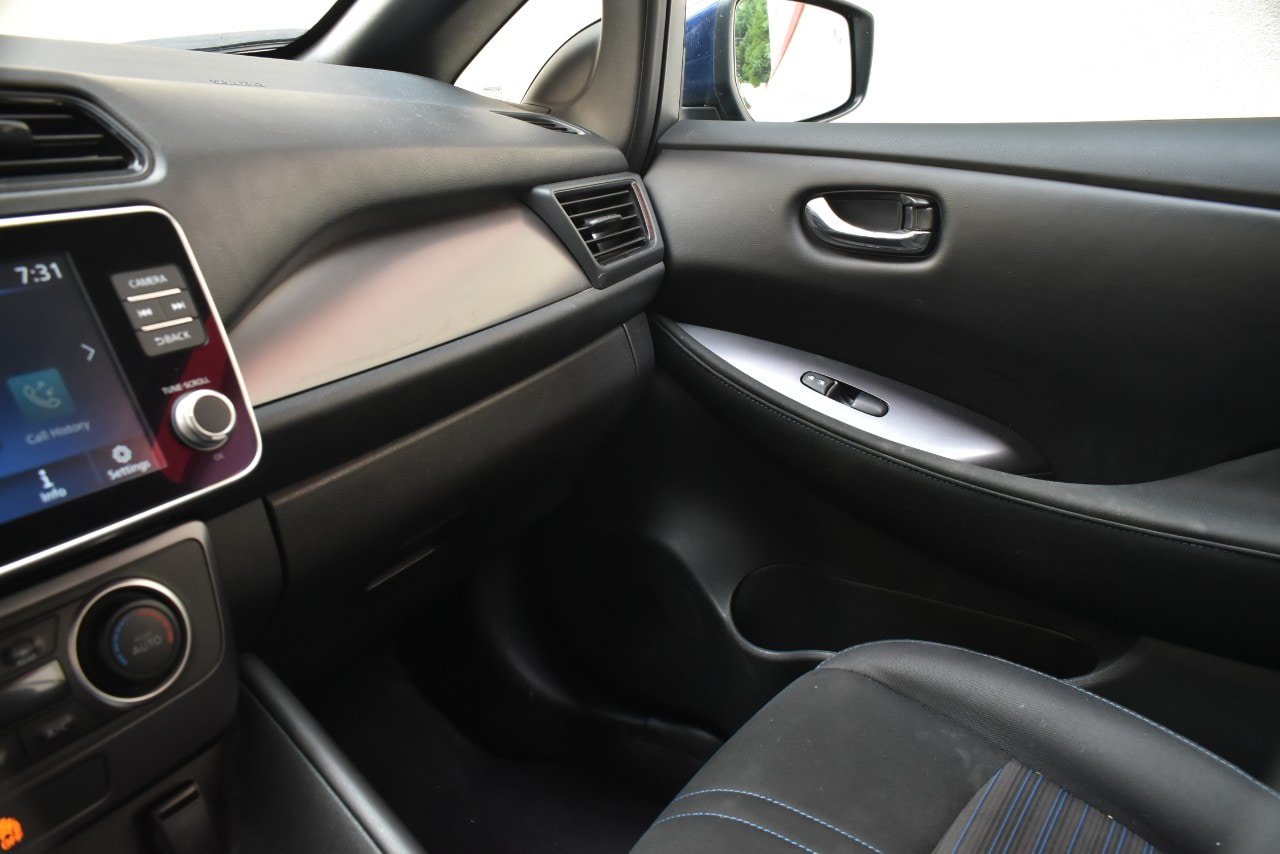 Used 2025 Nissan Leaf S FWD image 27