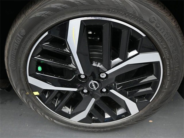 New 2025 Nissan Versa SR w/ Trunk Package image 16