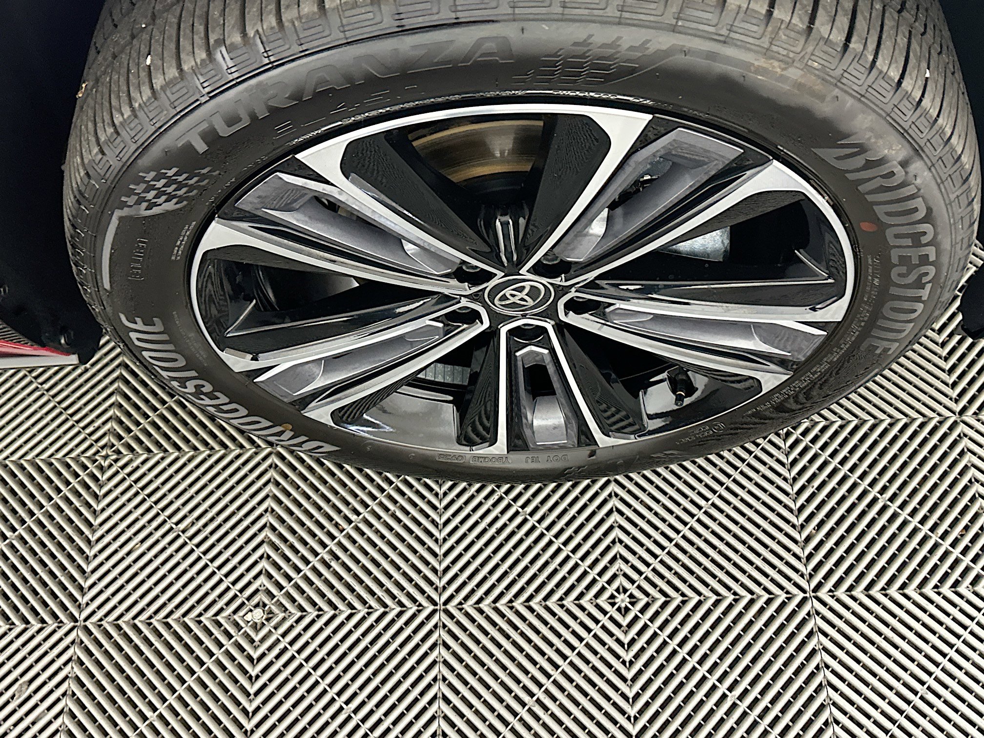 Used 2025 Toyota bZ4X Limited image 11