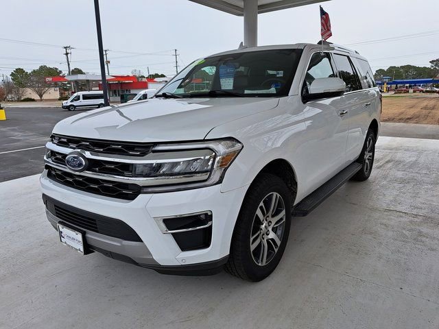 Certified 2024 Ford Expedition Limited image 3