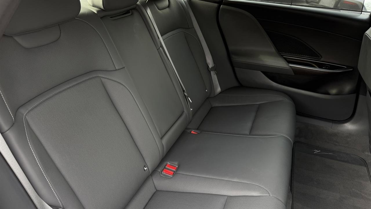 Used 2024 Lucid Air Touring image 38