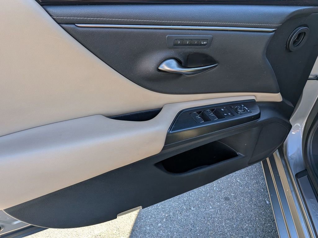 Used 2021 Lexus ES 350 w/ Premium Package image 13