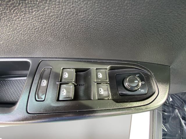 Used 2022 Volkswagen Taos S image 17