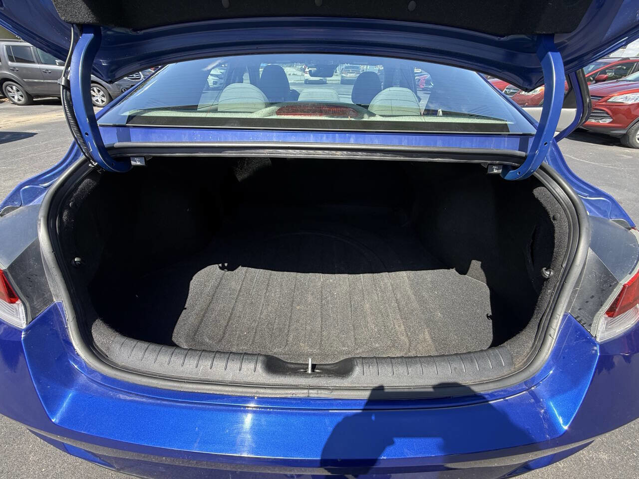 Used 2022 Hyundai Elantra SEL w/ Cargo Package FWD image 21