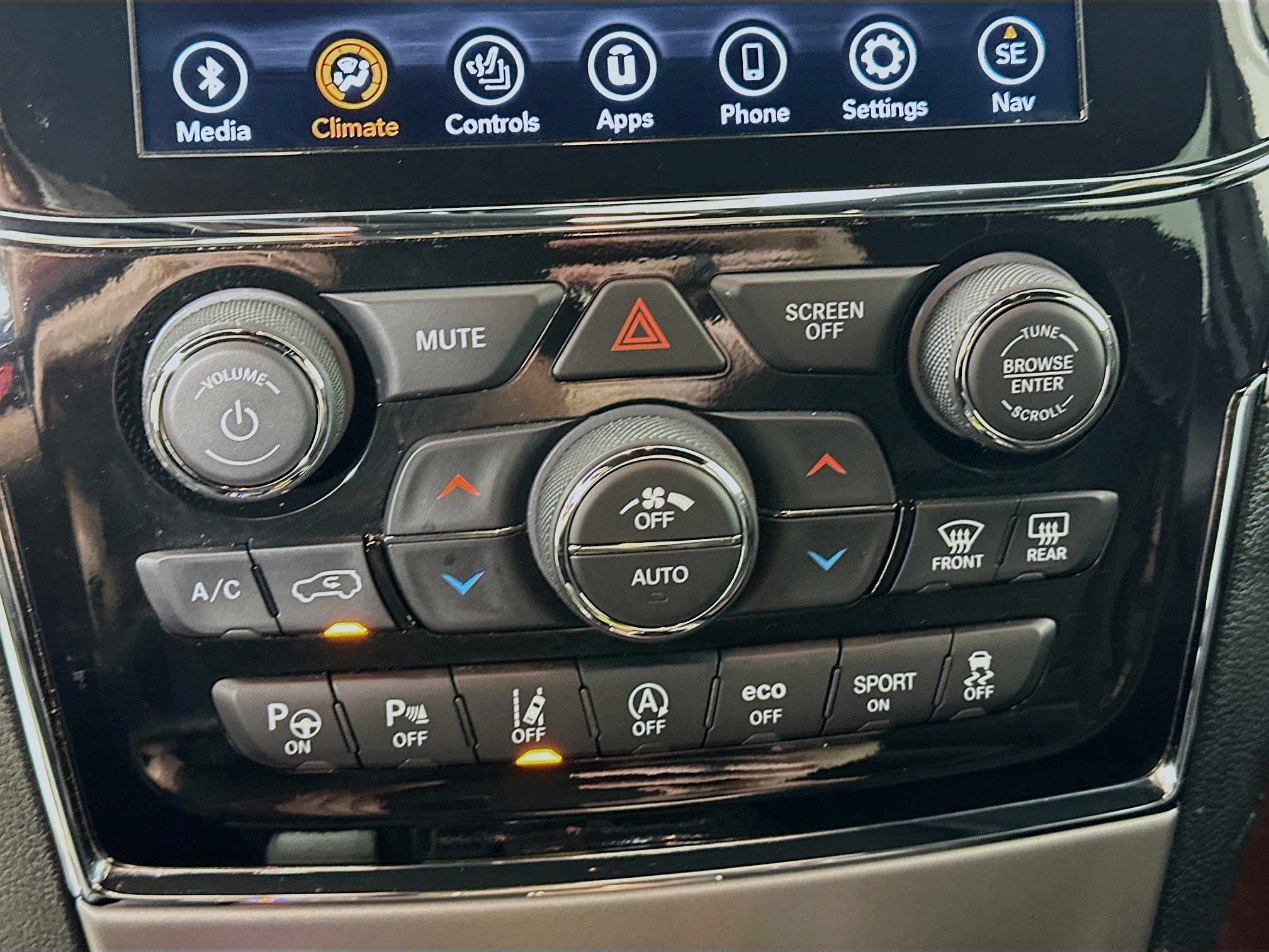 Used 2022 Jeep Grand Cherokee Limited w/ Trailer Tow Group IV image 20