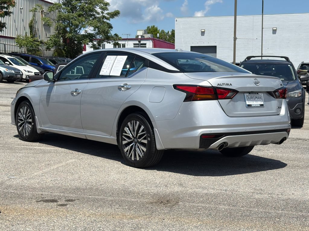 Used 2024 Nissan Altima 2.5 SV w/ SV Premium Package AWD/4WD image 4