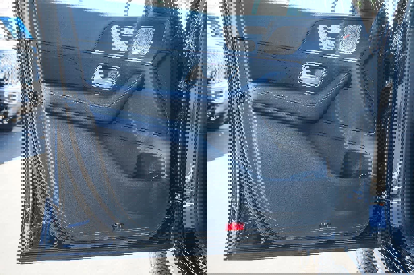 Used 2025 Mercedes-Benz GLE 350 4MATIC image 17