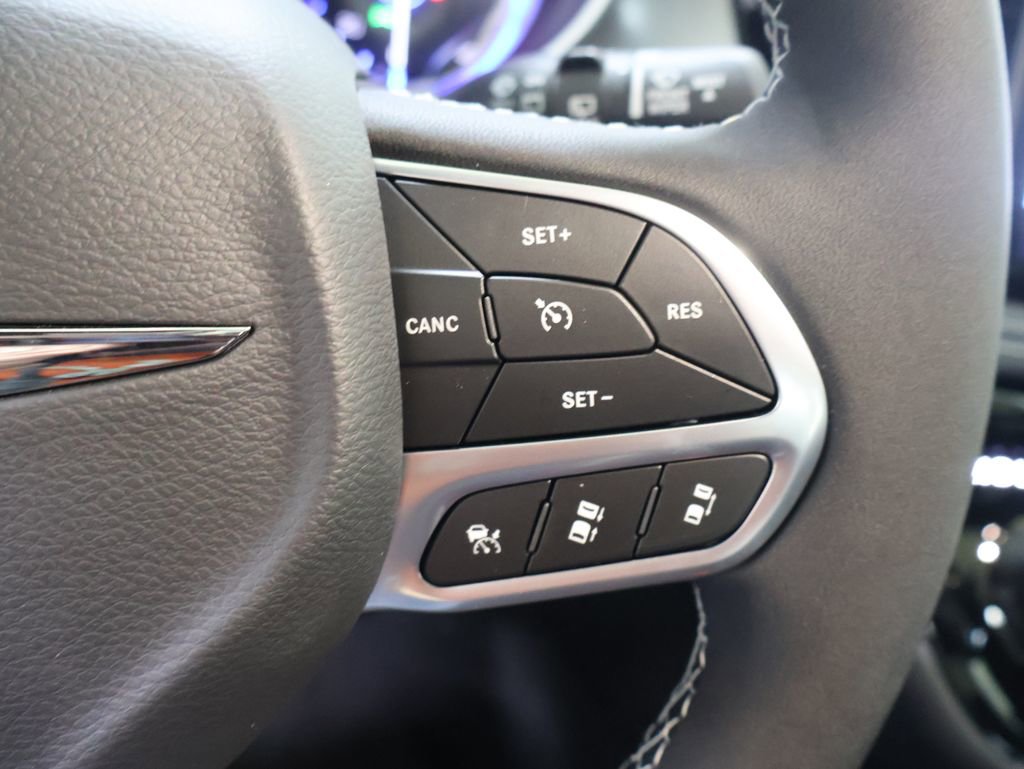 New 2026 Chrysler Pacifica Select image 25