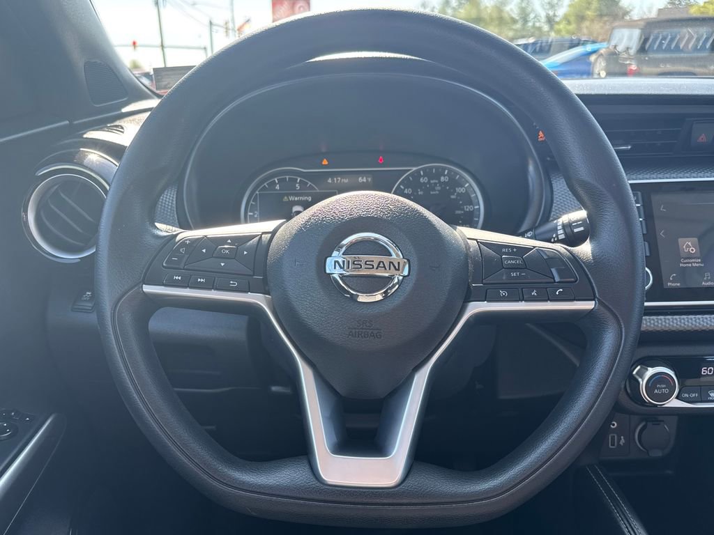 Used 2019 Nissan Kicks SV image 15