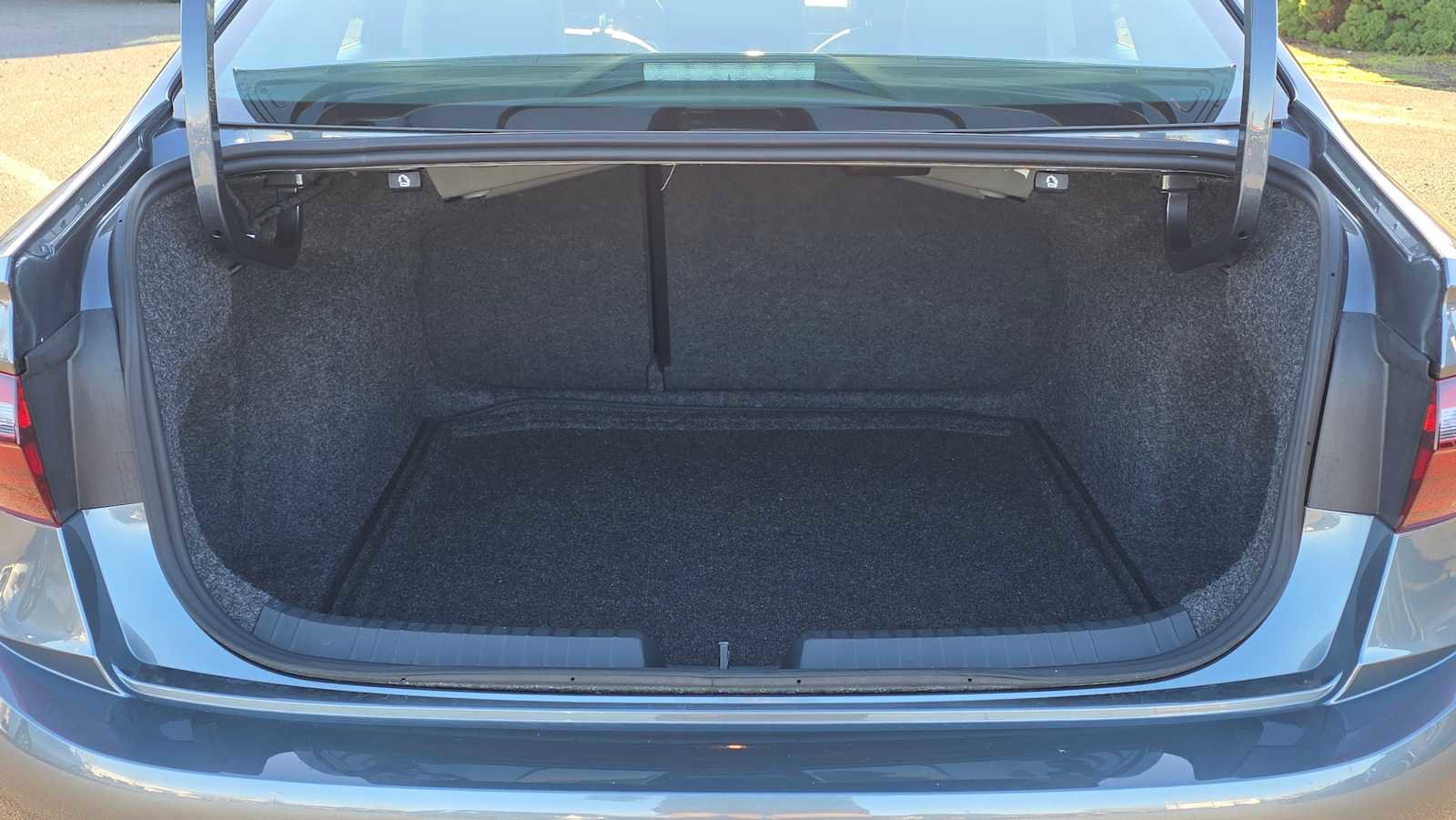 Used 2025 Volkswagen Jetta SE image 15