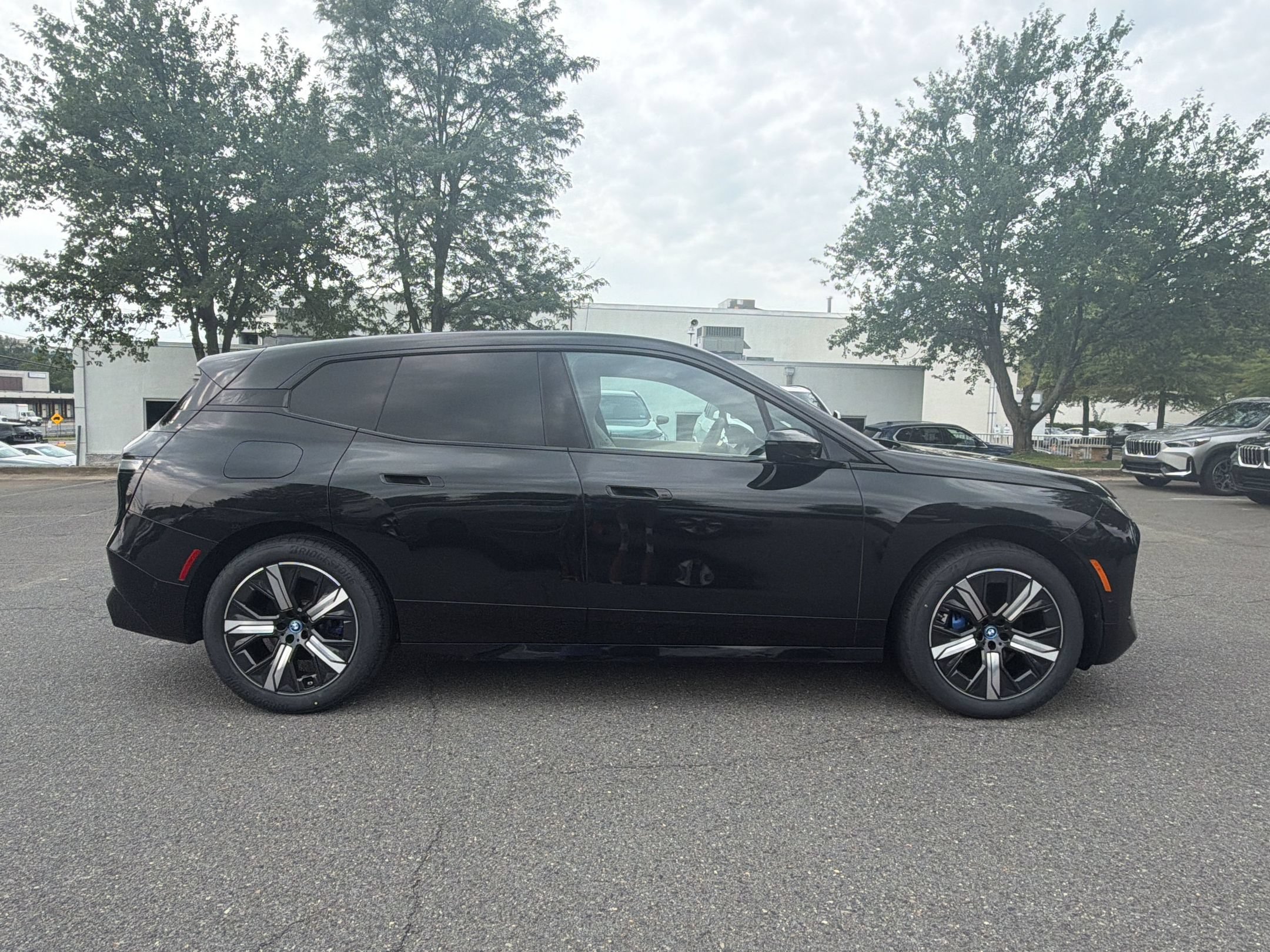 Certified 2024 BMW iX xDrive50 w/ Sport Package AWD/4WD image 8