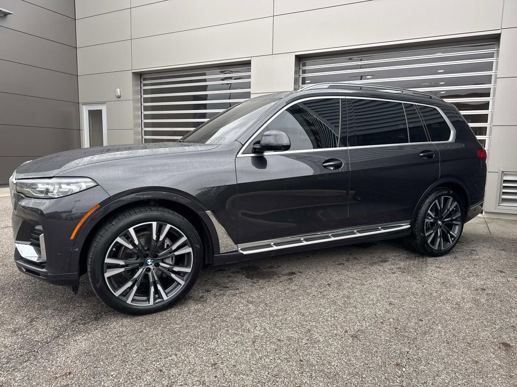 Used 2020 BMW X7 xDrive40i w/ Premium Package AWD/4WD image 3