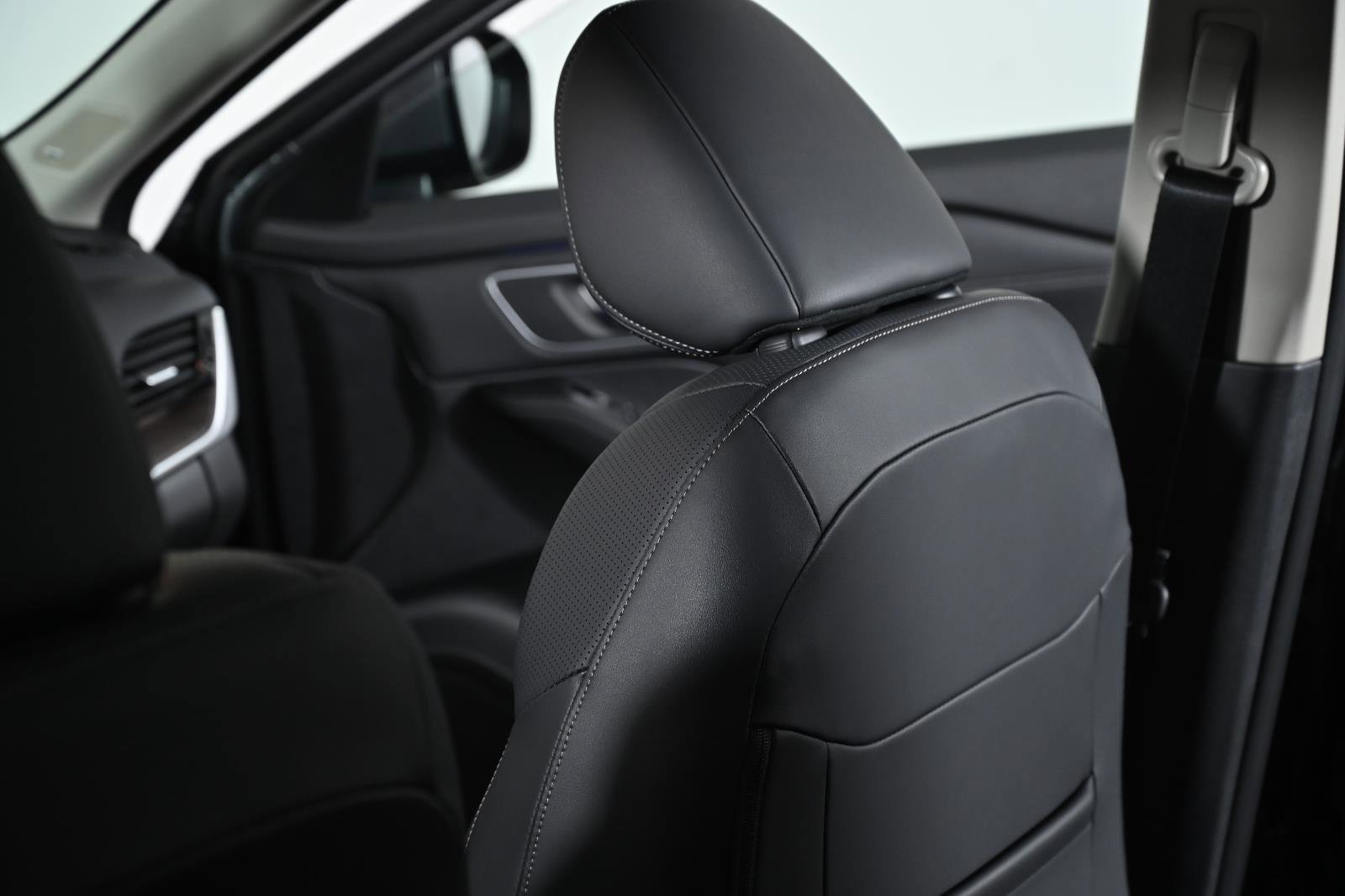 Used 2024 Nissan Rogue Platinum image 29