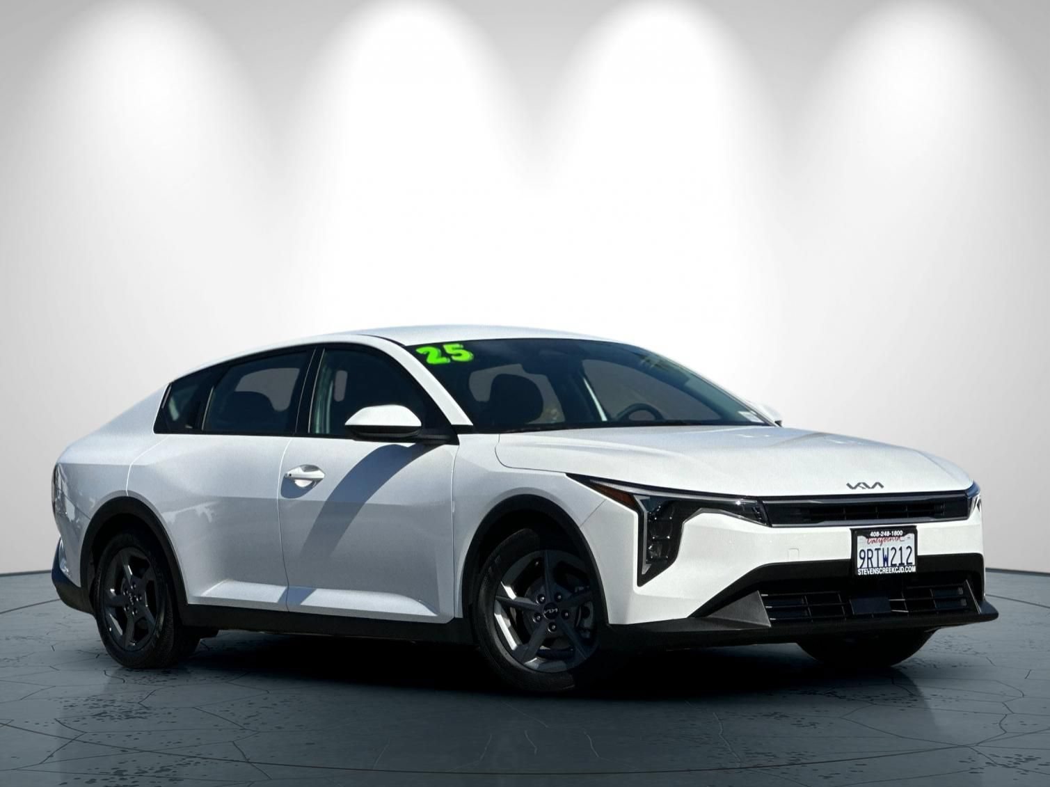 Used 2025 Kia K4 FWD image 2