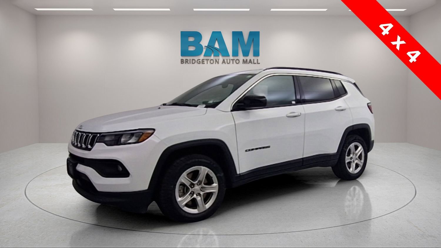Used 2024 Jeep Compass Latitude image 3